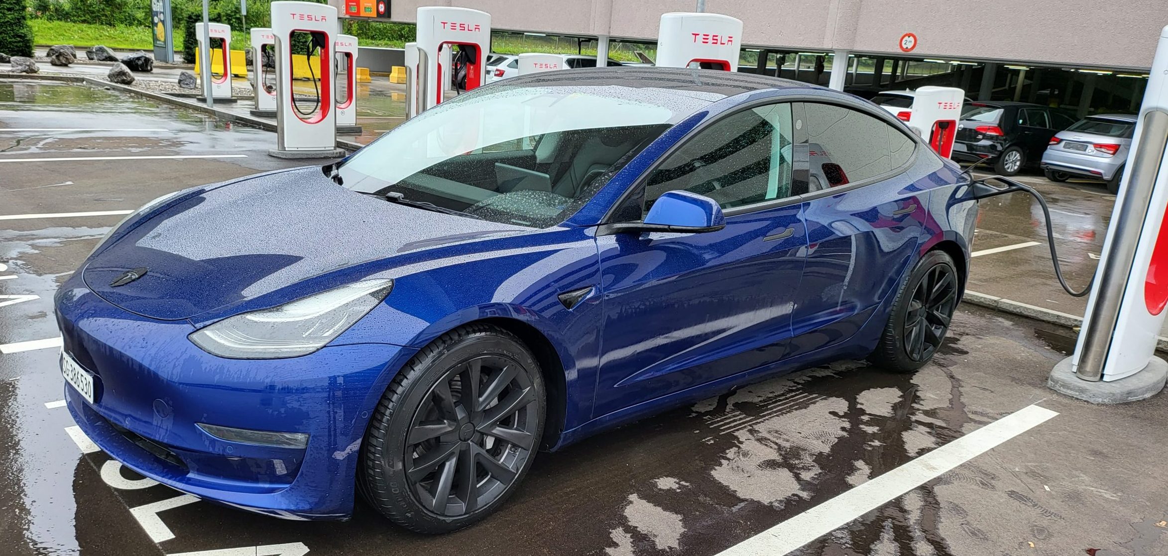 Tesla Model 3 Long Range  mein Elektroauto im Alltag beim Supercharger